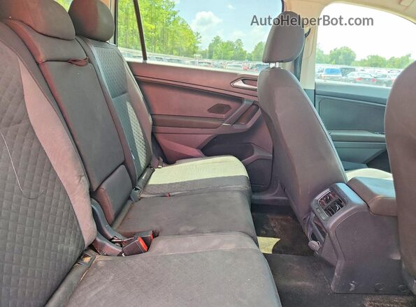 3VV1B7AXXJM013583 2018 VOLKSWAGEN TIGUAN Silver Vista interior trasera