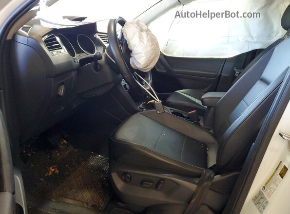 3VV2B7AX0KM029426 2019 VOLKSWAGEN TIGUAN Белый Вид салона спереди