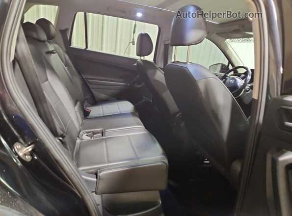 3VV2B7AX2JM050826 2018 VOLKSWAGEN TIGUAN Синий Вид задней части салона