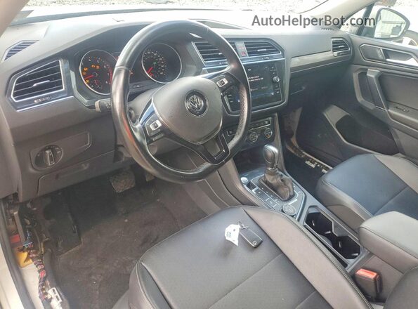 3VV2B7AX2JM153695 2018 VOLKSWAGEN TIGUAN White Առջևի վահանակի տեսք