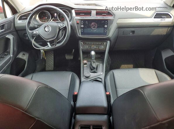 3VV2B7AX2JM160534 2018 VOLKSWAGEN TIGUAN Red Dashboard view