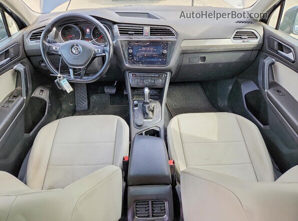 3VV2B7AX3JM002820 2018 VOLKSWAGEN TIGUAN Charcoal Vista del salpicadero