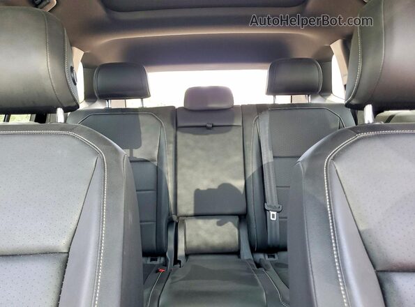 3VV2B7AX3MM070992 2021 VOLKSWAGEN TIGUAN Black Հետևի նստատեղերի տեսք