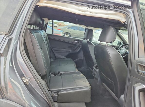 3VV2B7AX4MM120833 2021 VOLKSWAGEN TIGUAN Gray Vista interior trasera