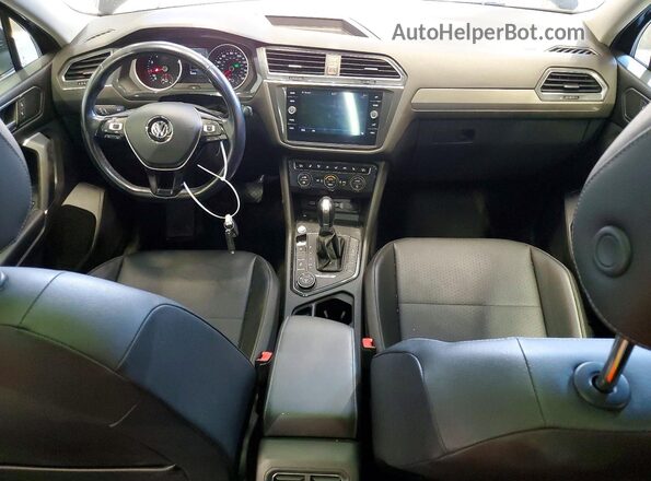 3VV2B7AX5JM067992 2018 VOLKSWAGEN TIGUAN Черный Вид панели приборов