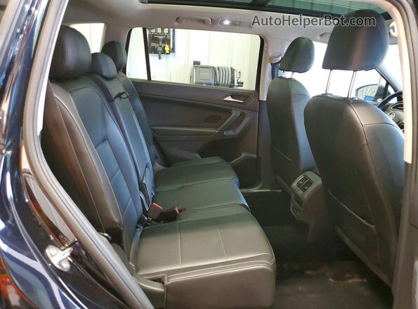 3VV2B7AX5JM067992 2018 VOLKSWAGEN TIGUAN Черный Вид задней части салона