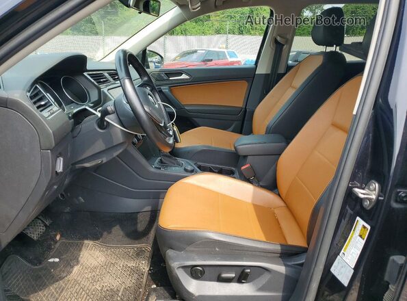 3VV2B7AX5KM070344 2019 VOLKSWAGEN TIGUAN Black Вид салону спереду
