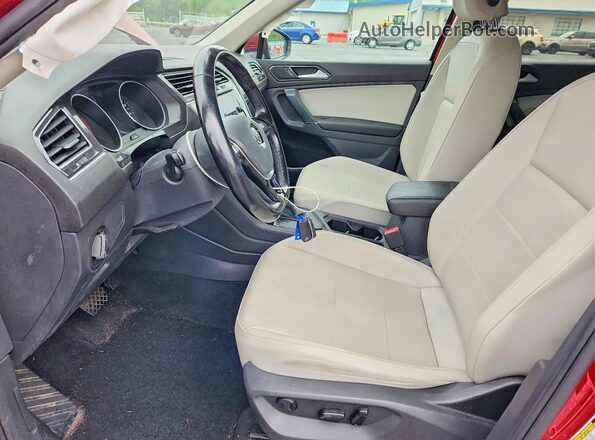3VV2B7AX6JM014444 2018 VOLKSWAGEN TIGUAN Красный Вид салона спереди