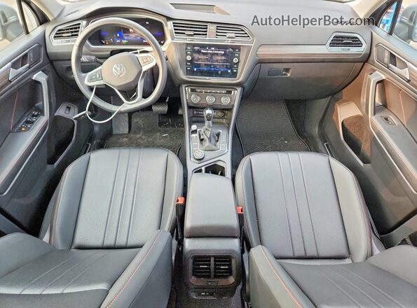 3VV2B7AX6RM202019 2024 VOLKSWAGEN TIGUAN Gray Dashboard view