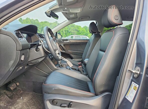 3VV2B7AX6RM202019 2024 VOLKSWAGEN TIGUAN Gray Front interior view