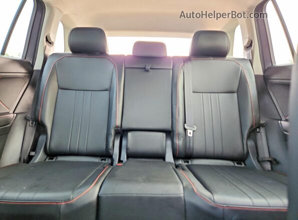 3VV2B7AX6RM202019 2024 VOLKSWAGEN TIGUAN Gray Rear seats view