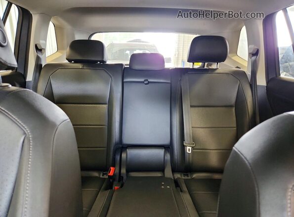 3VV2B7AX7KM198293 2019 VOLKSWAGEN TIGUAN Gray Rear seats view
