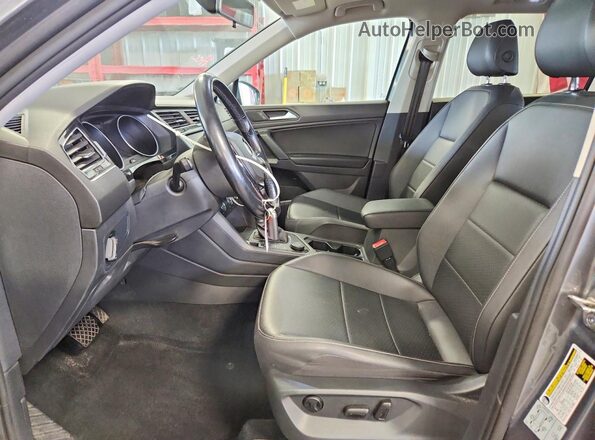 3VV2B7AX7KM198293 2019 VOLKSWAGEN TIGUAN Gray Front interior view