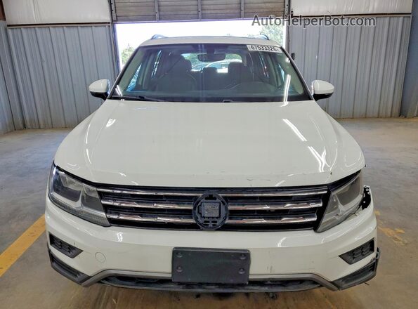 3VV2B7AX8JM185907 2018 VOLKSWAGEN TIGUAN Белый Вид спереди