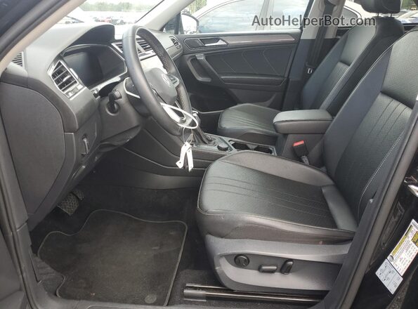 3VV2B7AX8NM028075 2022 VOLKSWAGEN TIGUAN Черный Вид салона спереди