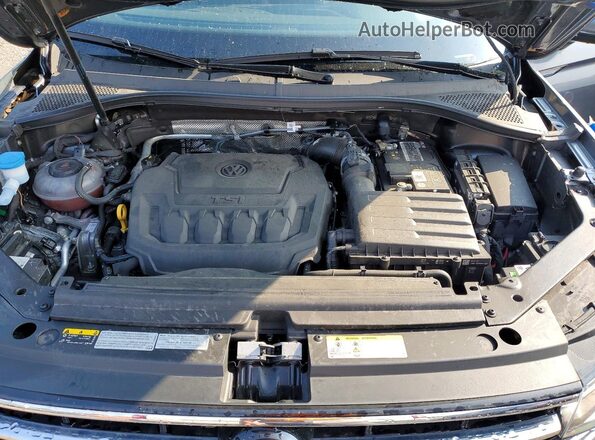 3VV2B7AX8NM049203 2022 VOLKSWAGEN TIGUAN Gray Rear interior view