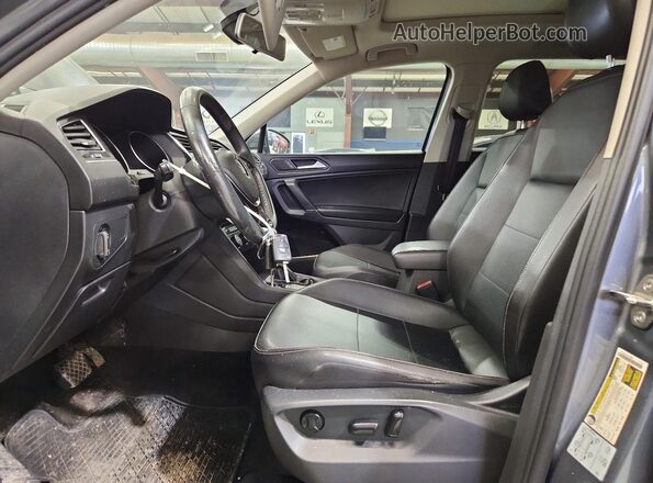 3VV2B7AX9LM182050 2020 VOLKSWAGEN TIGUAN Gray Սալոնի դիմացի տեսք