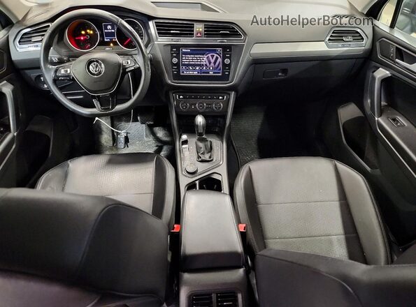 3VV2B7AX9LM182050 2020 VOLKSWAGEN TIGUAN Gray Առջևի վահանակի տեսք
