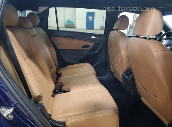 3VV2B7AX9NM135250 2022 VOLKSWAGEN TIGUAN Blue Սալոնի հետևի տեսք