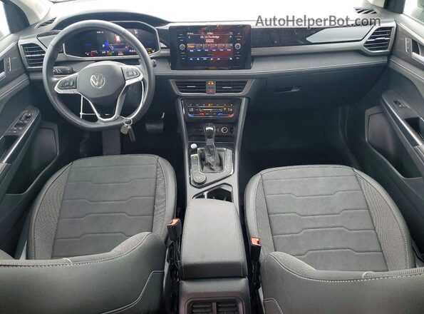 3VV2C7B20SM087584 2025 VOLKSWAGEN TAOS Зеленый Вид панели приборов