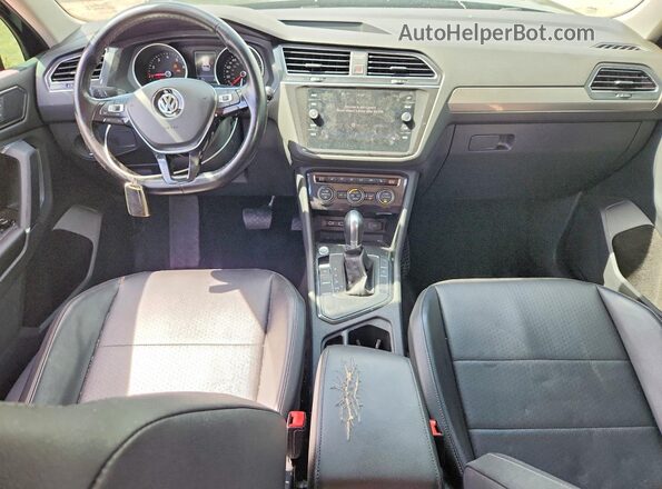 3VV3B7AX0JM049498 2018 VOLKSWAGEN TIGUAN Черный Вид панели приборов
