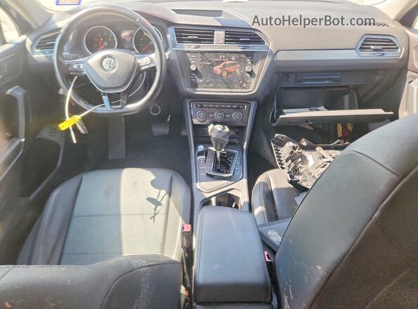 3VV3B7AX0JM077138 2018 VOLKSWAGEN TIGUAN Blue Առջևի վահանակի տեսք