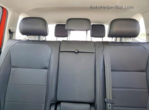 3VV3B7AX0JM081867 2018 VOLKSWAGEN TIGUAN Orange Widok tylnych siedzeń