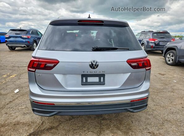 3VV3B7AX0RM033880 2024 VOLKSWAGEN TIGUAN Silver Հետևի տեսք