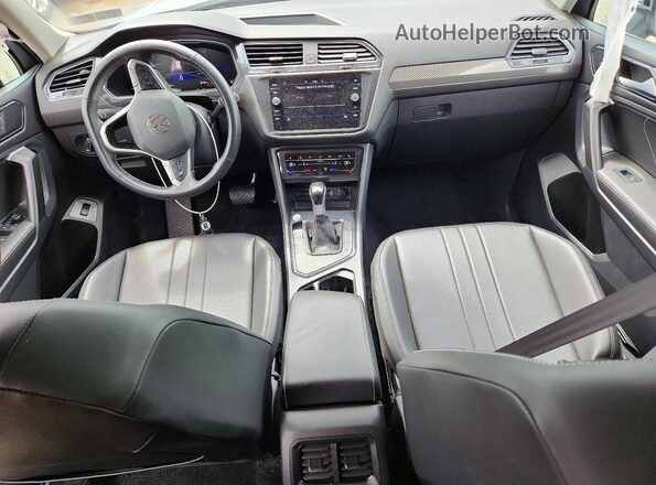 3VV3B7AX0RM033880 2024 VOLKSWAGEN TIGUAN Silver Առջևի վահանակի տեսք