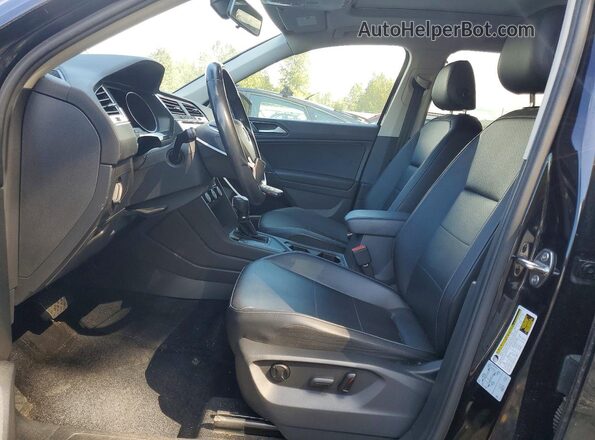 3VV3B7AX1JM083854 2018 VOLKSWAGEN TIGUAN Черный Вид салона спереди