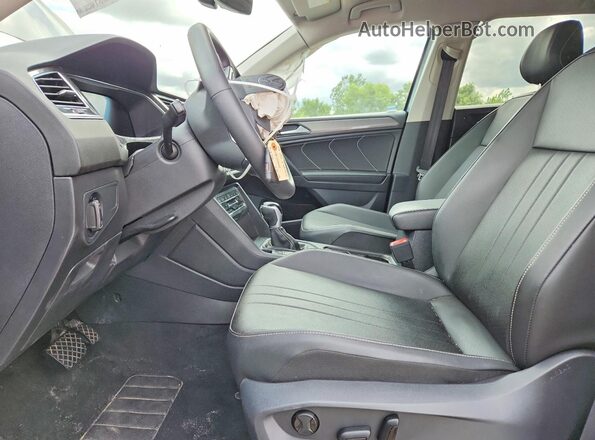 3VV3B7AX1PM084480 2023 VOLKSWAGEN TIGUAN Gray Вид салону спереду