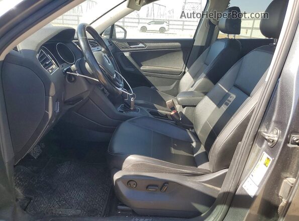 3VV3B7AX2JM075195 2018 VOLKSWAGEN TIGUAN Gray Սալոնի դիմացի տեսք
