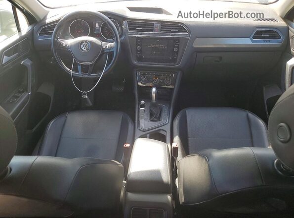 3VV3B7AX2JM075195 2018 VOLKSWAGEN TIGUAN Gray Առջևի վահանակի տեսք