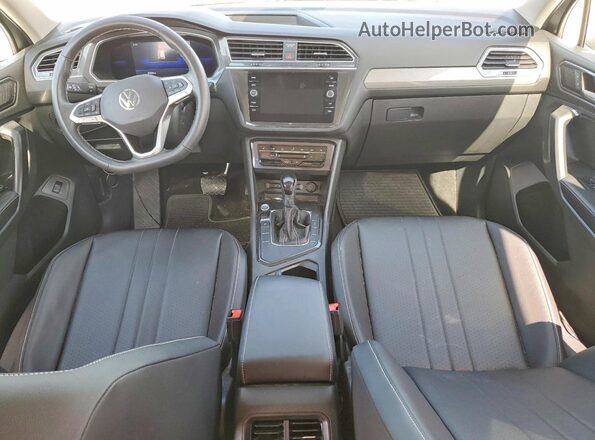 3VV3B7AX5NM055965 2022 VOLKSWAGEN TIGUAN Gray Առջևի վահանակի տեսք