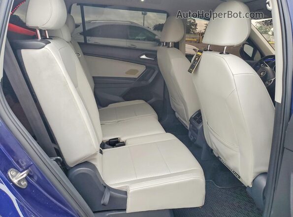 3VV3B7AX6MM018289 2021 VOLKSWAGEN TIGUAN Blue Rear interior view