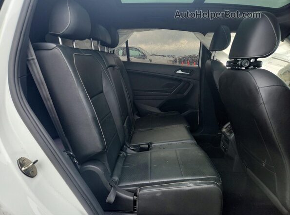 3VV3B7AX6MM074667 2021 VOLKSWAGEN TIGUAN White Սալոնի հետևի տեսք
