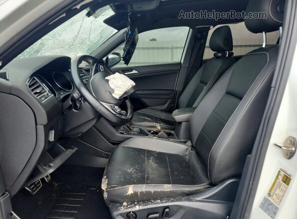 3VV3B7AX6MM074667 2021 VOLKSWAGEN TIGUAN White Սալոնի դիմացի տեսք