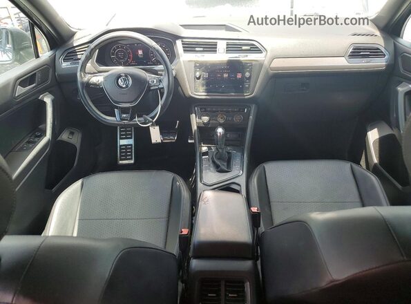 3VV3B7AX7KM025104 2019 VOLKSWAGEN TIGUAN Gray Vista del salpicadero