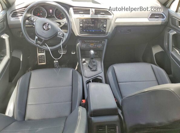 3VV3B7AX7MM156679 2021 VOLKSWAGEN TIGUAN White Առջևի վահանակի տեսք