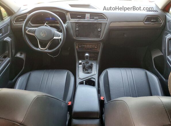 3VV3B7AX7NM033658 2022 VOLKSWAGEN TIGUAN Red Առջևի վահանակի տեսք