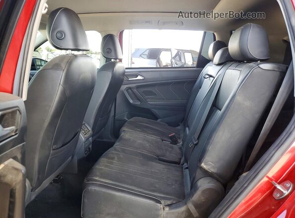 3VV3B7AX7NM033658 2022 VOLKSWAGEN TIGUAN Red Սալոնի հետևի տեսք