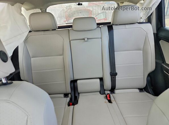 3VV3B7AX8MM140765 2021 VOLKSWAGEN TIGUAN Черный Вид задних сидений