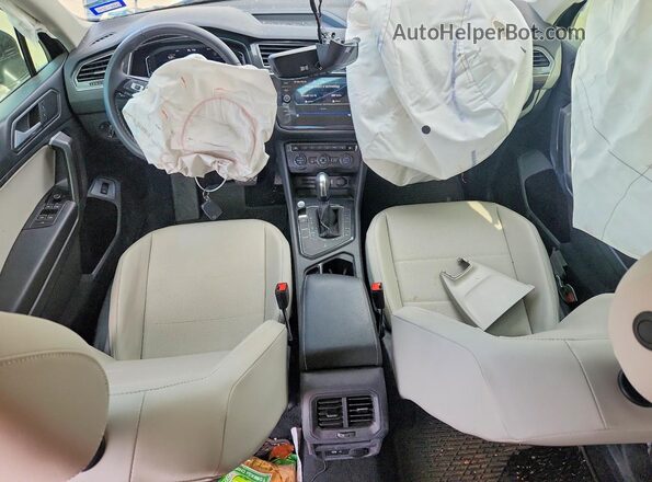 3VV3B7AX8MM140765 2021 VOLKSWAGEN TIGUAN Черный Вид панели приборов