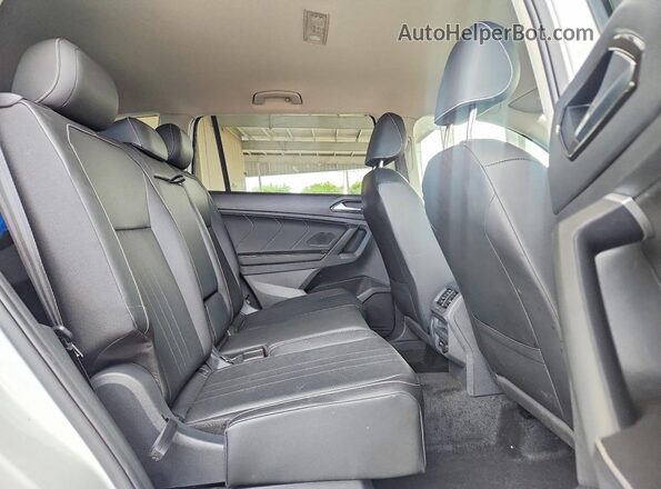 3VV3B7AX8RM182022 2024 VOLKSWAGEN TIGUAN White Vista interior trasera
