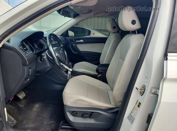 3VV3B7AX9KM097096 2019 VOLKSWAGEN TIGUAN White წინა სალონის ხედი