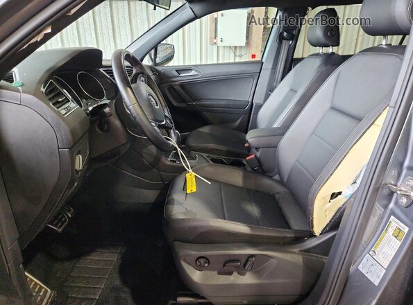 3VV3B7AX9LM167536 2020 VOLKSWAGEN TIGUAN Gray Widok wnętrza z przodu