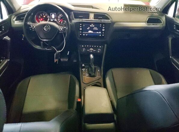 3VV3B7AXXJM139869 2018 VOLKSWAGEN TIGUAN Burgundy Առջևի վահանակի տեսք