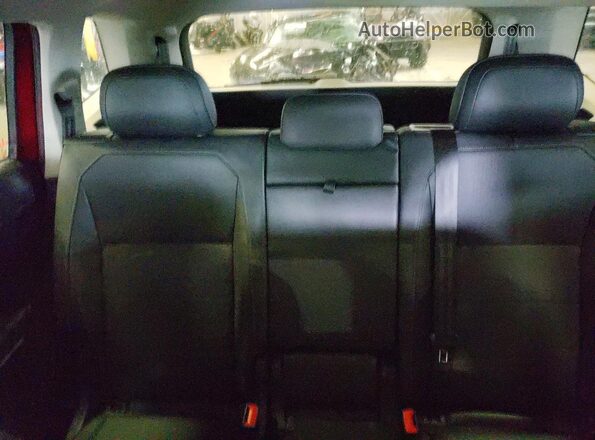 3VV3B7AXXJM139869 2018 VOLKSWAGEN TIGUAN Burgundy Հետևի նստատեղերի տեսք