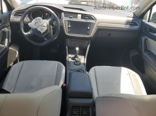 3VV3B7AXXKM139386 2019 VOLKSWAGEN TIGUAN Teal Widok deski rozdzielczej
