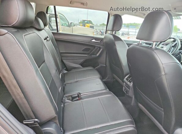 3VV3B7AXXMM134689 2021 VOLKSWAGEN TIGUAN Gray Սալոնի հետևի տեսք